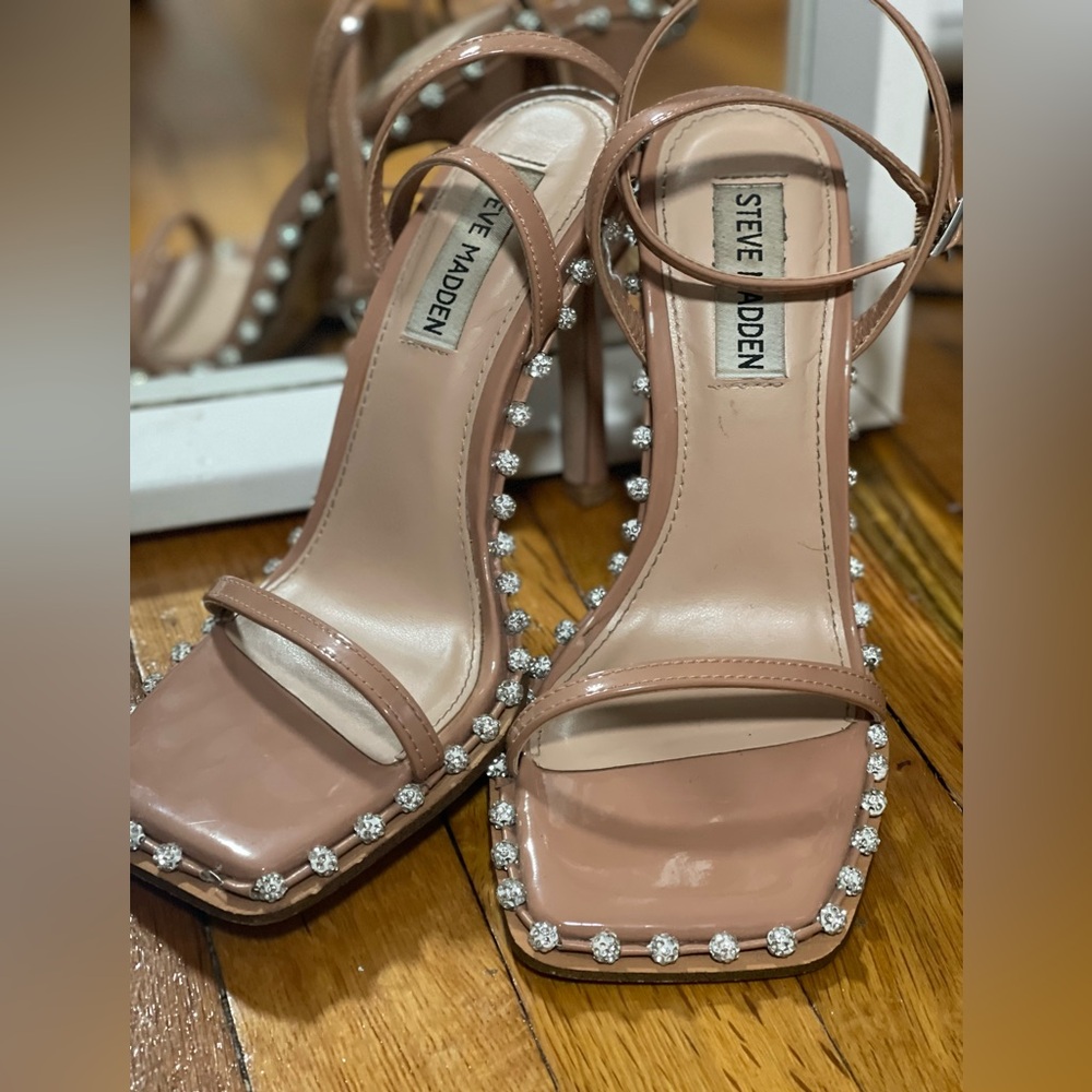 Zelle Steve Madden heels